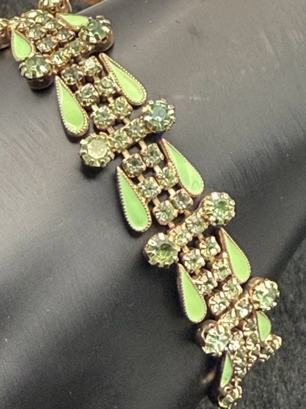 Vintage Signed Weiss Bracelet Green Rhinestone Enamel Floral Panel Art Deco 7" - Picture 3 of 3
